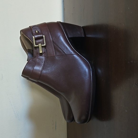 Naturalizer N5 comfort bootie brown 6.5W 2" heel - Picture 1 of 6